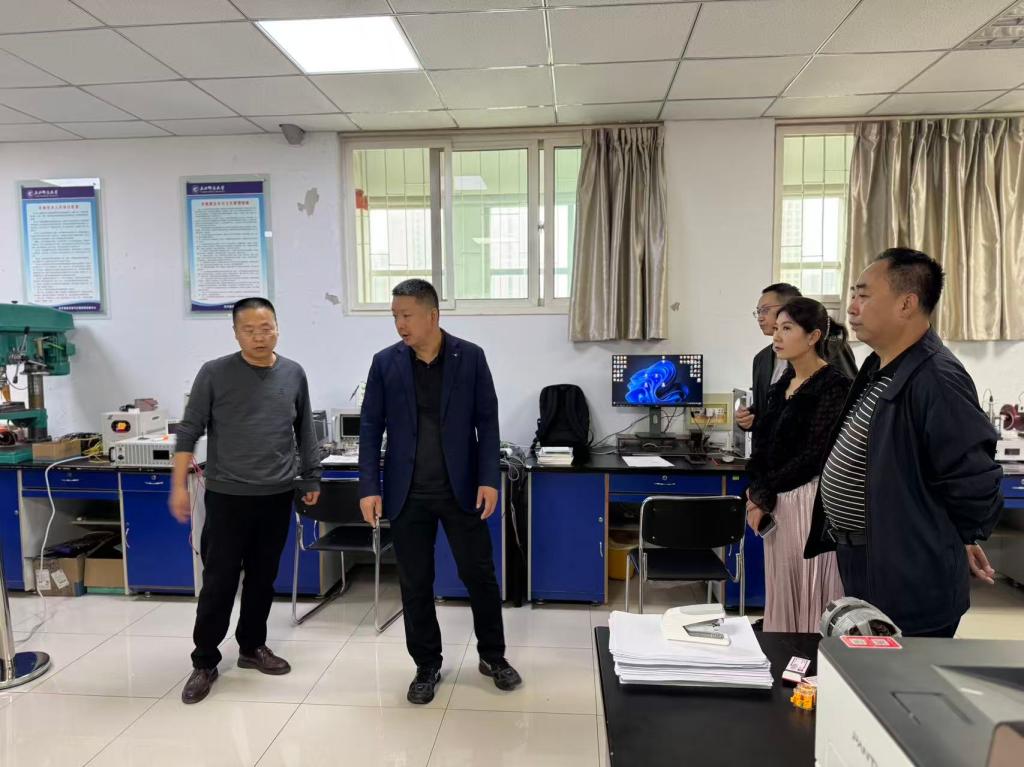 123cec8ba2896c58164f668b17f1823e 123cec8ba2896c58164f668b17f1823e