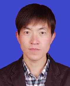 男孩在微笑 AI 生成的内容可能不正确。